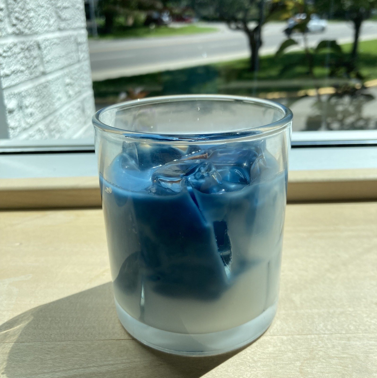 eclorador made in calgary canada fragrance latte candle blue butterfly pea latte